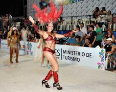Foto de la galería: Segunda noche de los carnavales misioneros en el cuarto tramo de la costanera