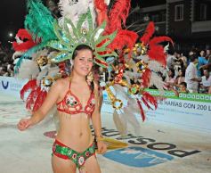 Foto de la galería: Segunda noche de los carnavales misioneros en el cuarto tramo de la costanera