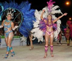 Foto de la galería: Segunda noche de los carnavales misioneros en el cuarto tramo de la costanera