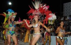 Foto de la galería: Segunda noche de los carnavales misioneros en el cuarto tramo de la costanera