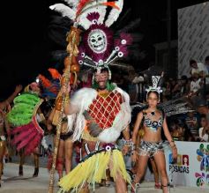 Foto de la galería: Segunda noche de los carnavales misioneros en el cuarto tramo de la costanera