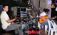 Foto de la galería: Festejo popular por el 130 aniversario de la Casa de Gobierno