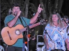 Foto de la galería: Festejo popular por el 130 aniversario de la Casa de Gobierno