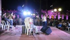Foto de la galería: Festejo popular por el 130 aniversario de la Casa de Gobierno