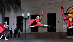 Foto de la galería: Festejo popular por el 130 aniversario de la Casa de Gobierno