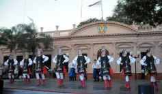 Foto de la galería: Festejo popular por el 130 aniversario de la Casa de Gobierno