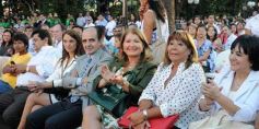 Foto de la galería: Festejo popular por el 130 aniversario de la Casa de Gobierno