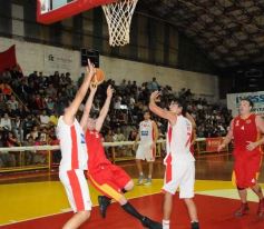 Foto de la galería: Tokio de Posadas 69-Unión de Santa Fe 103