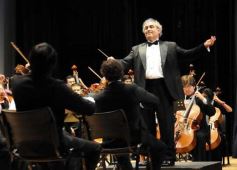 Foto de la galería: El teatro Lírico inició la temporada 2013 con la presentación de la Orquesta de Cámara del Centro de Conocimiento