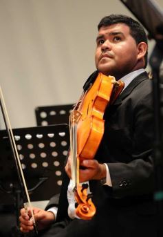 Foto de la galería: El teatro Lírico inició la temporada 2013 con la presentación de la Orquesta de Cámara del Centro de Conocimiento