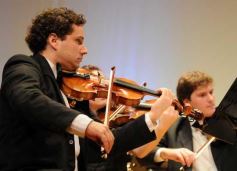 Foto de la galería: El teatro Lírico inició la temporada 2013 con la presentación de la Orquesta de Cámara del Centro de Conocimiento