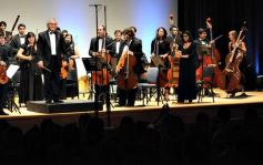 Foto de la galería: El teatro Lírico inició la temporada 2013 con la presentación de la Orquesta de Cámara del Centro de Conocimiento