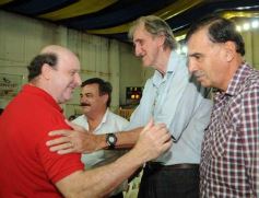 Foto de la galería: Acto de reconocimiento a dirigentes del básquetbol misionero