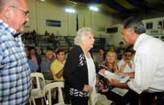 Foto de la galería: Acto de reconocimiento a dirigentes del básquetbol misionero