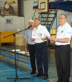 Foto de la galería: Acto de reconocimiento a dirigentes del básquetbol misionero