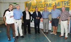 Foto de la galería: Acto de reconocimiento a dirigentes del básquetbol misionero