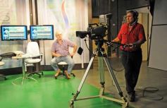 Foto de la galería: En Red, Al Final del Día y Asuntos Importantes