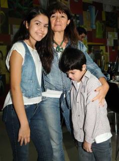 Foto de la galería: Empleados de la estación de servicio YPF de Adolfo Sartori celebraron el Día del Trabajador