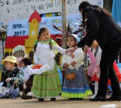 Foto de la galería: Festejos del 25 de Mayo en el Colegio del Carmen