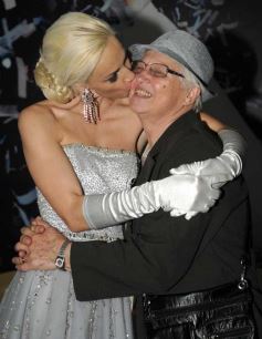 Foto de la galería: Desfile solidario con Ingrid Grudke en el club Oberá Tenis Club