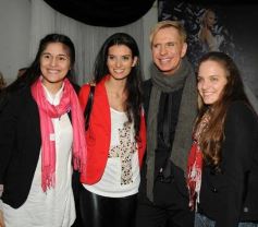 Foto de la galería: Desfile solidario con Ingrid Grudke en el club Oberá Tenis Club