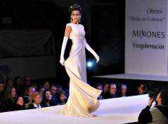 Foto de la galería: Desfile solidario con Ingrid Grudke en el club Oberá Tenis Club