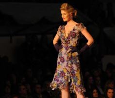 Foto de la galería: Desfile solidario con Ingrid Grudke en el club Oberá Tenis Club