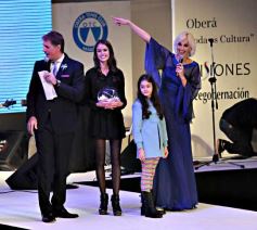 Foto de la galería: Desfile solidario con Ingrid Grudke en el club Oberá Tenis Club