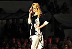 Foto de la galería: Desfile solidario con Ingrid Grudke en el club Oberá Tenis Club