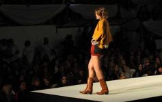 Foto de la galería: Desfile solidario con Ingrid Grudke en el club Oberá Tenis Club