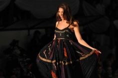 Foto de la galería: Desfile solidario con Ingrid Grudke en el club Oberá Tenis Club