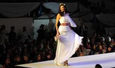 Foto de la galería: Desfile solidario con Ingrid Grudke en el club Oberá Tenis Club