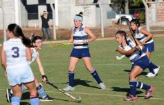 Foto de la galería: Capri se quedó con el título al vencer por 3-1 a Educación en la definición de Damas Mayores