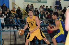 Foto de la galería: Tirica venció a Mitre como visitante por 68-65 y recuperó la ventaja