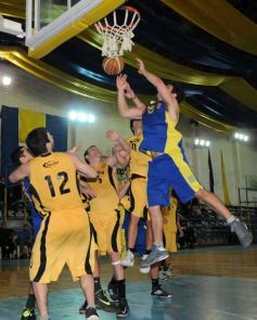 Foto de la galería: Tirica venció a Mitre como visitante por 68-65 y recuperó la ventaja