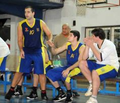 Foto de la galería: Tirica venció a Mitre como visitante por 68-65 y recuperó la ventaja