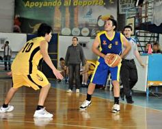 Foto de la galería: Tirica venció a Mitre como visitante por 68-65 y recuperó la ventaja