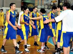 Foto de la galería: Tirica venció a Mitre como visitante por 68-65 y recuperó la ventaja