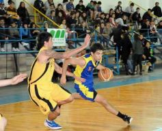 Foto de la galería: Tirica venció a Mitre como visitante por 68-65 y recuperó la ventaja