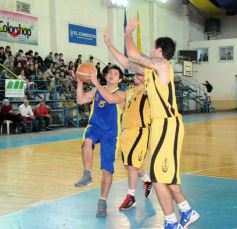 Foto de la galería: Tirica venció a Mitre como visitante por 68-65 y recuperó la ventaja