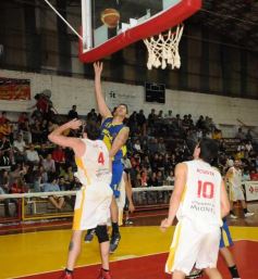 Foto de la galería: Tokio 95-Mitre 80