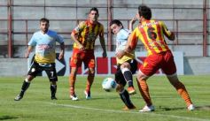 Foto de la galería: Cuadrangurar en Corrientes: Boca Unidos 0-Crucero del Norte 0