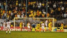 Foto de la galería: Crucero del Norte 1-Huracán de Parque Patricios 0