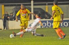 Foto de la galería: Crucero del Norte 1-Huracán de Parque Patricios 0