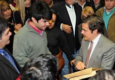 Foto de la galería: Proponen incorporar la enseñanza de la lengua de señas a la educación primaria