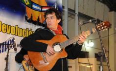 Foto de la galería: Gran peña folclórica con fines benéficos realizado por el Club Pirá Pytá y los músicos populares misioneros