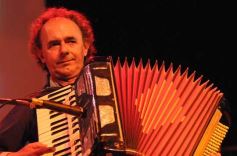 Foto de la galería: Espectáculo de primer nivel de los Hermanos Brítez y Mario Bofil en el auditorium del Montoya