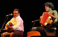 Foto de la galería: Espectáculo de primer nivel de los Hermanos Brítez y Mario Bofil en el auditorium del Montoya