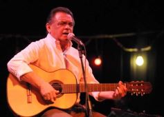 Foto de la galería: Espectáculo de primer nivel de los Hermanos Brítez y Mario Bofil en el auditorium del Montoya