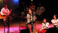 Foto de la galería: Espectáculo de primer nivel de los Hermanos Brítez y Mario Bofil en el auditorium del Montoya